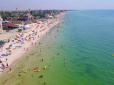 З архіву ПУ. Люди на пляжі дуже злякалися: У Кирилівці над водою помітили дивну хмару (фото)