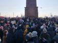 Хіти тижня. Мордор тріщить по швах: Дудь вийшов на протест у Владивостоці, люди дали відсіч ОМОНу (фото, відео)