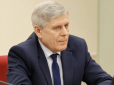 Впав на лід і втратив свідомість: У РФ топчиновник помер під час хокейного матчу (відео)