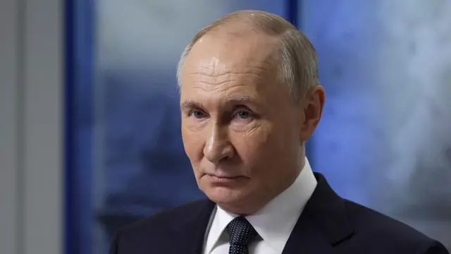 Кінець близько: Сікорський заявив, що гонка озброєнь між Росією та Заходом може призвести до падіння режиму Путіна