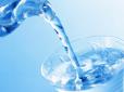 Чи справді треба пити 8 склянок води на день? Дієтолог розвінчує міф