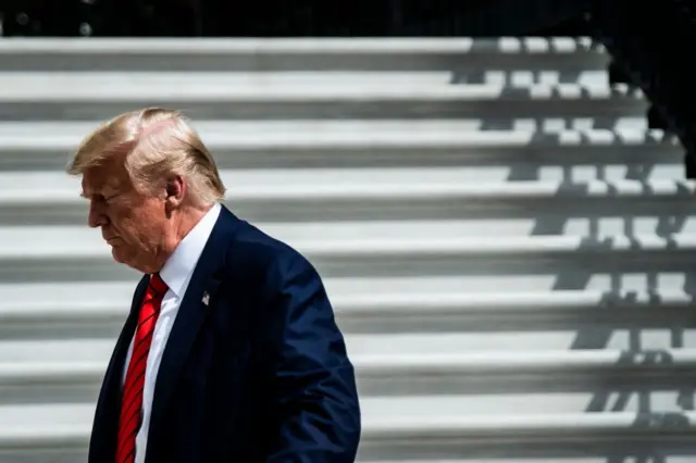 Трамп зажадав, аби великі аеропорт та вокзал у США перейменували на його честь, але все пішло не так