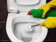 Врятує копійчаний засіб! Як легко очистити унітаз від нальоту